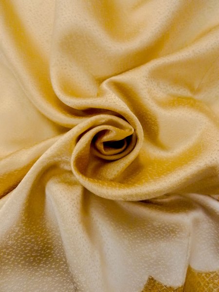 画像15: N1127C 女性用訪問着  シルク(正絹) 光沢のある淡い茶色, 菊 【中古】【USED】【リサイクル】 ★★★☆☆【N1127C】 (15)