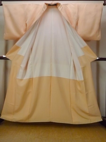 画像2: N1210D 女性用色無地  シルク(正絹) 淡い橙色, 抽象的模様 【中古】【USED】【リサイクル】 ★★★☆☆【N1210D】 (2)