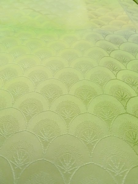 画像10: N1210F 女性用色無地  シルク(正絹) 薄い黄緑色, ぼかし 【中古】【USED】【リサイクル】 ★★☆☆☆【N1210F】 (10)