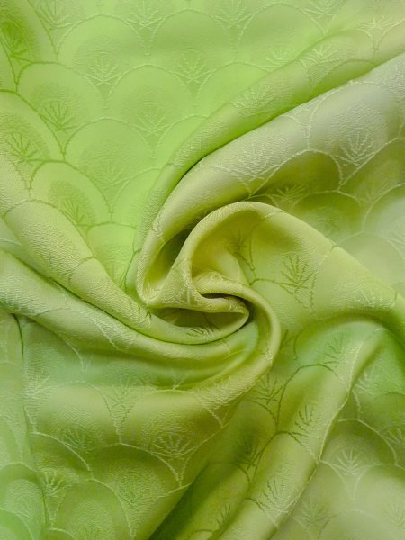 画像12: N1210F 女性用色無地  シルク(正絹) 薄い黄緑色, ぼかし 【中古】【USED】【リサイクル】 ★★☆☆☆【N1210F】 (12)