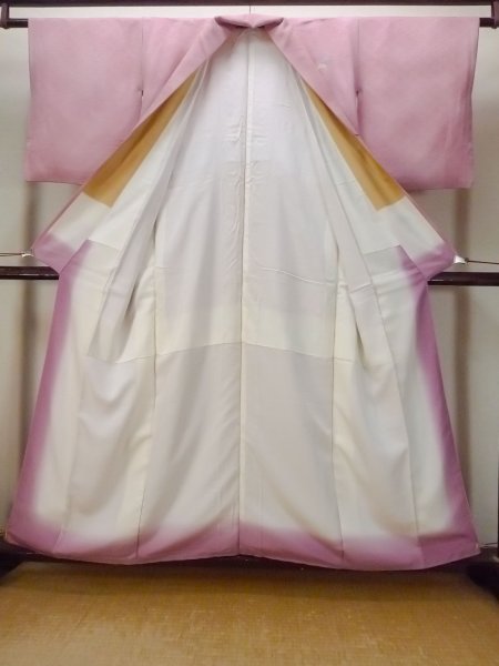 画像2: N1210J 女性用付下げ  シルク(正絹) 薄い灰色がかった桃色, ぼかし 【中古】【USED】【リサイクル】 ★★★☆☆【N1210J】 (2)