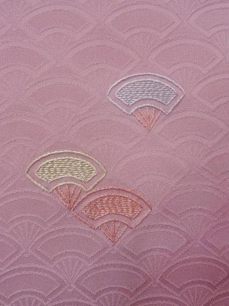 画像8: N1210J 女性用付下げ  シルク(正絹) 薄い灰色がかった桃色, ぼかし 【中古】【USED】【リサイクル】 ★★★☆☆【N1210J】 (8)