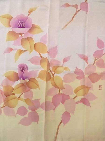 画像4: N1210K 女性用訪問着  シルク（正絹） 薄いアイボリー, 椿 【中古】【USED】【リサイクル】 ★★★☆☆【N1210K】 (4)