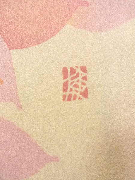 画像5: N1210K 女性用訪問着  シルク（正絹） 薄いアイボリー, 椿 【中古】【USED】【リサイクル】 ★★★☆☆【N1210K】 (5)