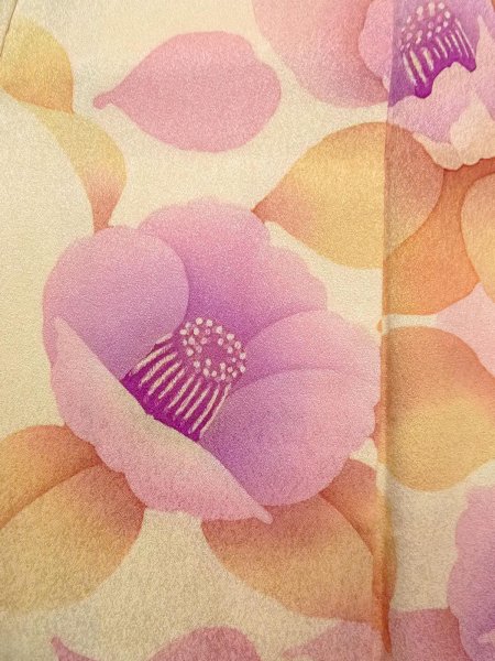 画像6: N1210K 女性用訪問着  シルク（正絹） 薄いアイボリー, 椿 【中古】【USED】【リサイクル】 ★★★☆☆【N1210K】 (6)