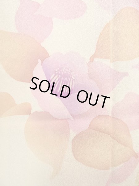 画像8: N1210K 女性用訪問着  シルク（正絹） 薄いアイボリー, 椿 【中古】【USED】【リサイクル】 ★★★☆☆【N1210K】 (8)