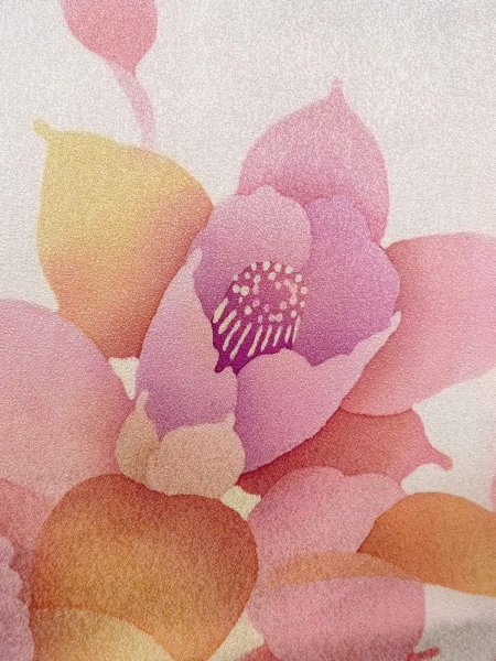 画像9: N1210K 女性用訪問着  シルク（正絹） 薄いアイボリー, 椿 【中古】【USED】【リサイクル】 ★★★☆☆【N1210K】 (9)