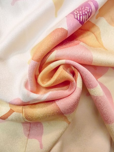 画像16: N1210K 女性用訪問着  シルク（正絹） 薄いアイボリー, 椿 【中古】【USED】【リサイクル】 ★★★☆☆【N1210K】 (16)