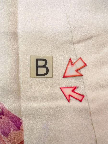 画像20: N1210K 女性用訪問着  シルク（正絹） 薄いアイボリー, 椿 【中古】【USED】【リサイクル】 ★★★☆☆【N1210K】 (20)