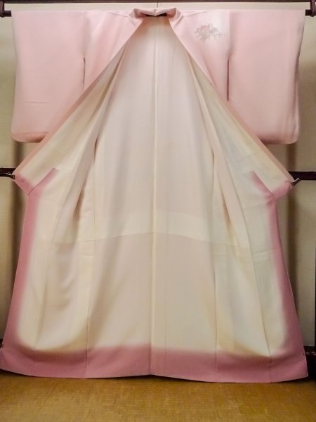 画像2: N1210L 女性用付下げ  シルク(正絹) 淡い桃色, 桜 【中古】【USED】【リサイクル】 ★★★☆☆【N1210L】 (2)