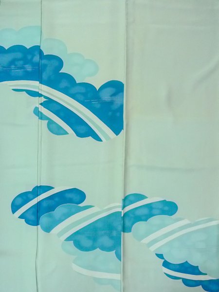 画像3: N1210M 女性用付下げ  シルク(正絹) 淡い水色, 雲 【中古】【USED】【リサイクル】 ★★★☆☆【N1210M】 (3)