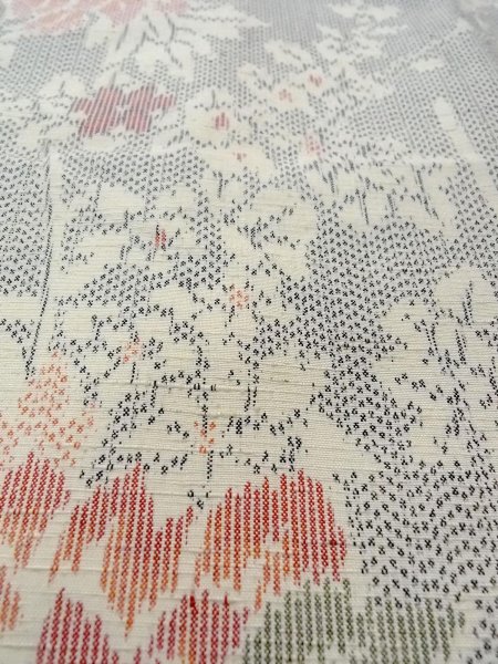 画像9: N1210S 女性用紬  シルク(正絹) 淡いマルチカラー, 花 【中古】【USED】【リサイクル】 ★★★☆☆【N1210S】 (9)