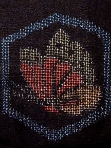 画像5: N1210X 女性用紬  シルク(正絹) 黒, 蝶々 【中古】【USED】【リサイクル】 ★★★☆☆【N1210X】 (5)