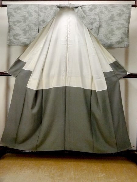 画像2: N1210Z 女性用小紋 江戸小紋 シルク(正絹) 淡い灰色がかった緑色, 花 【中古】【USED】【リサイクル】 ★★★☆☆【N1210Z】 (2)