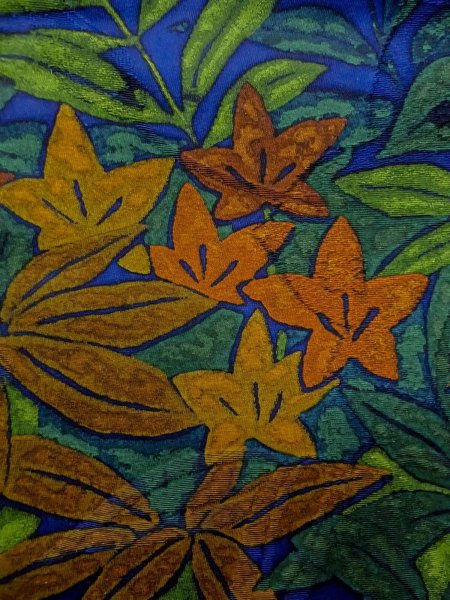 画像7: N1211A 女性用小紋  シルク(正絹) 深い紺, 梅 【中古】【USED】【リサイクル】 ★★★☆☆【N1211A】 (7)