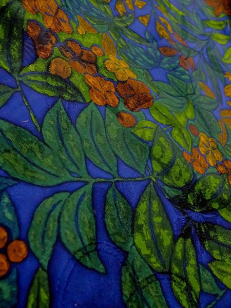 画像10: N1211A 女性用小紋  シルク(正絹) 深い紺, 梅 【中古】【USED】【リサイクル】 ★★★☆☆【N1211A】 (10)