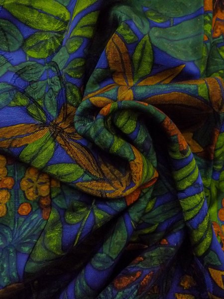 画像11: N1211A 女性用小紋  シルク(正絹) 深い紺, 梅 【中古】【USED】【リサイクル】 ★★★☆☆【N1211A】 (11)