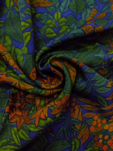 画像12: N1211A 女性用小紋  シルク(正絹) 深い紺, 梅 【中古】【USED】【リサイクル】 ★★★☆☆【N1211A】 (12)