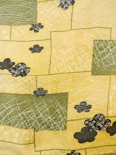 画像3: N1211C 女性用小紋  シルク(正絹) 灰色がかった黄色, 菊 【中古】【USED】【リサイクル】 ★★★★☆【N1211C】 (3)