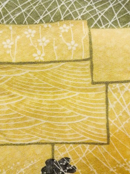 画像7: N1211C 女性用小紋  シルク(正絹) 灰色がかった黄色, 菊 【中古】【USED】【リサイクル】 ★★★★☆【N1211C】 (7)