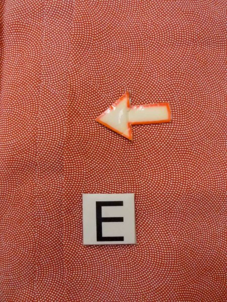 画像19: N1211E 女性用小紋 江戸小紋 シルク(正絹) 朱赤, 青海波 【中古】【USED】【リサイクル】 ★★☆☆☆【N1211E】 (19)