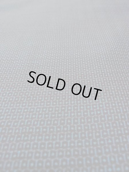 画像9: N1226B 男性用着物 大島紬 シルク(正絹) 青み灰色, 亀甲 【中古】【USED】【リサイクル】 ★★☆☆☆【N1226B】 (9)