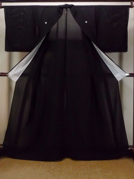 画像2: N1226G 女性用喪服  シルク(正絹) 黒,  【中古】【USED】【リサイクル】 ★★★★☆【N1226G】 (2)