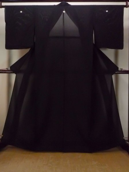 画像1: N1226K 女性用喪服  シルク（正絹） 黒,  【中古】【USED】【リサイクル】 ★★★★☆【N1226K】 (1)
