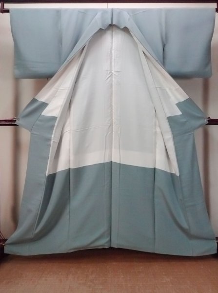 画像2: O0117B 女性用色無地  シルク(正絹) 淡い灰色がかった水色,  【中古】【USED】【リサイクル】 ★★☆☆☆【O0117B】 (2)