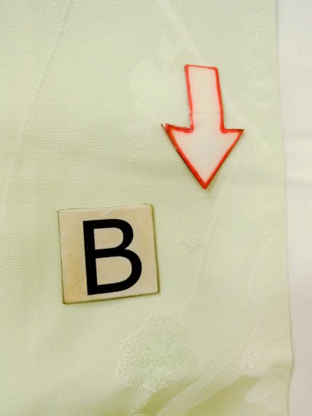 画像15: O0117R 女性用小紋  シルク（正絹） 薄い黄緑色,  【中古】【USED】【リサイクル】 ★★★☆☆【O0117R】 (15)