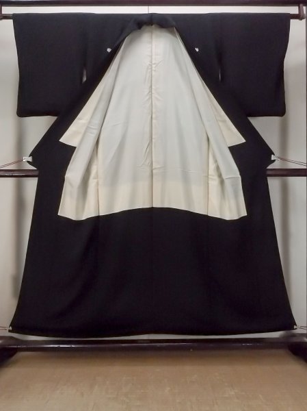 画像2: O0117V 女性用喪服  シルク(正絹) 黒,  【中古】【USED】【リサイクル】 ★☆☆☆☆【O0117V】 (2)