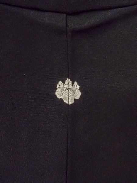 画像3: O0117V 女性用喪服  シルク(正絹) 黒,  【中古】【USED】【リサイクル】 ★☆☆☆☆【O0117V】 (3)