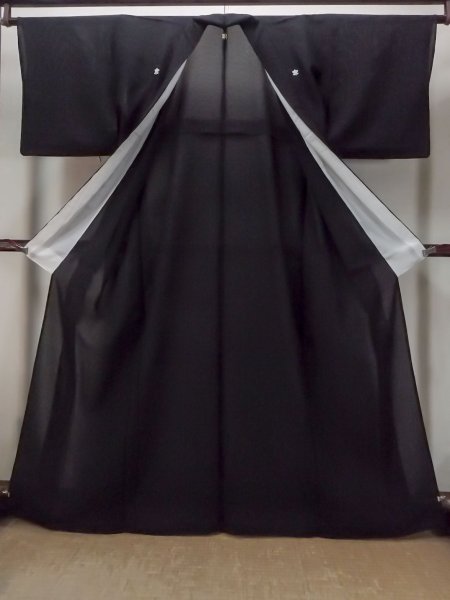 画像2: O0118D 女性用喪服  シルク(正絹) 黒,  【中古】【USED】【リサイクル】 ★★★☆☆【O0118D】 (2)