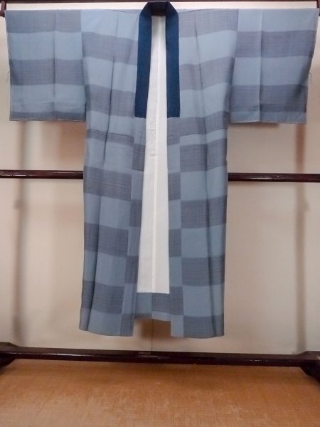 画像1: O0124F 男性用襦袢  シルク（正絹） 灰色, チェック柄 【中古】【USED】【リサイクル】 ★★★☆☆【O0124F】 (1)