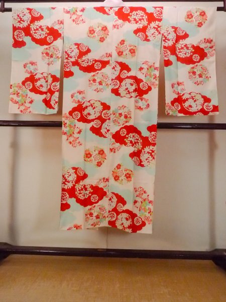 画像2: O0124I 女性用襦袢  シルク（正絹） アイボリー, 花丸文 【中古】【USED】【リサイクル】 ★☆☆☆☆【O0124I】 (2)