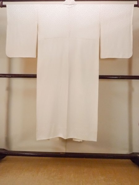 画像2: O0124M 女性用襦袢  シルク（正絹） オフ　ホワイト,  【中古】【USED】【リサイクル】 ★★★★☆【O0124M】 (2)