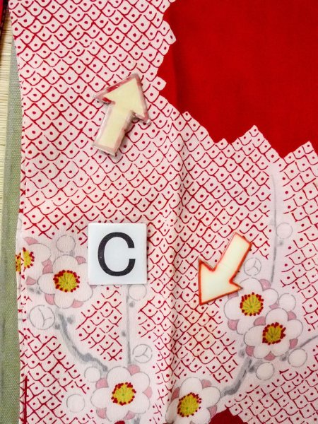 画像16: O0124O 女性用襦袢  シルク（正絹） 赤色, ぼたん 【中古】【USED】【リサイクル】 ★★☆☆☆【O0124O】 (16)