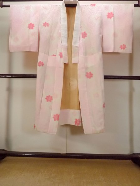 画像1: O0124P 女性用襦袢  シルク（正絹） 淡い桃色, 菊 【中古】【USED】【リサイクル】 ★★☆☆☆【O0124P】 (1)