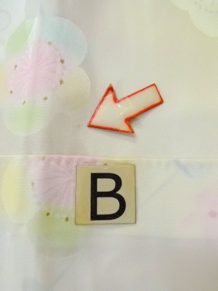 画像15: O0124W 女性用襦袢  シルク（正絹） 光沢のあるアイボリー, 花 【中古】【USED】【リサイクル】 ★★★☆☆【O0124W】 (15)