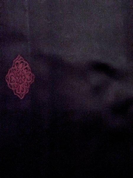 画像7: O0131A 女性用道行  シルク（正絹） 黒, 菊 【中古】【USED】【リサイクル】 ★★★☆☆【O0131A】 (7)