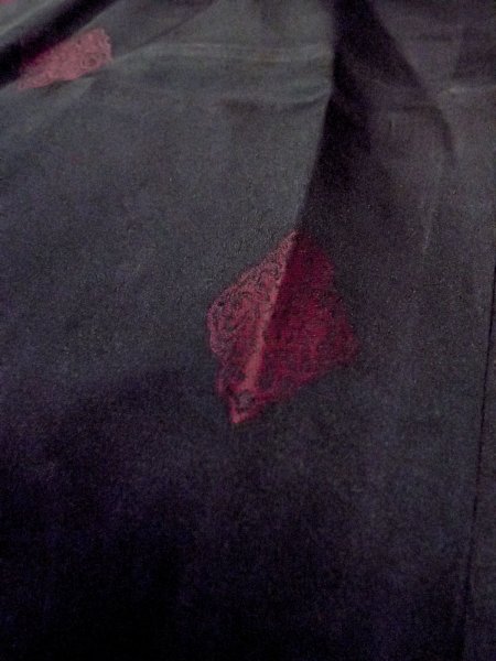 画像8: O0131A 女性用道行  シルク（正絹） 黒, 菊 【中古】【USED】【リサイクル】 ★★★☆☆【O0131A】 (8)