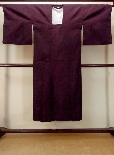 画像1: O0131C 女性用道行  シルク（正絹） 深い紫色,  【中古】【USED】【リサイクル】 ★☆☆☆☆【O0131C】 (1)