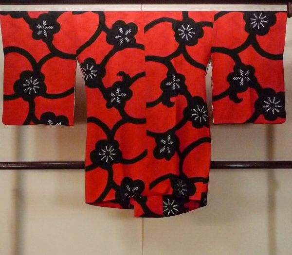 画像2: O0131G 女性用道中着  シルク（正絹） 鮮やか赤色, 花 【中古】【USED】【リサイクル】 ★★★☆☆【O0131G】 (2)