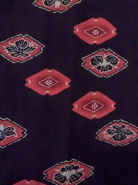 画像3: O0131O 女性用道行  シルク（正絹） 黒, 花 【中古】【USED】【リサイクル】 ★★★☆☆【O0131O】 (3)