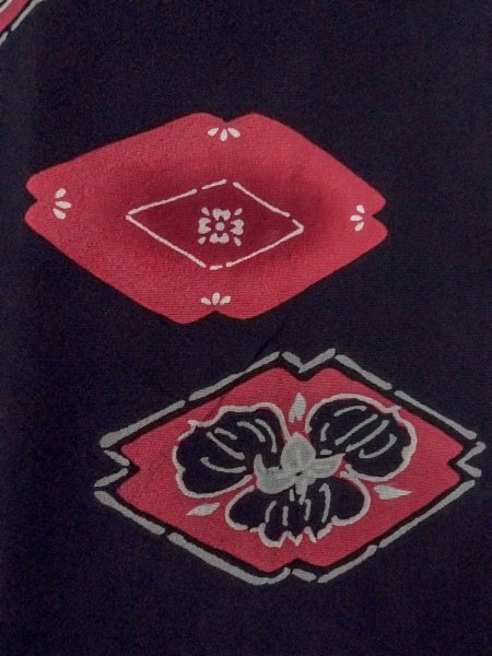 画像5: O0131O 女性用道行  シルク（正絹） 黒, 花 【中古】【USED】【リサイクル】 ★★★☆☆【O0131O】 (5)