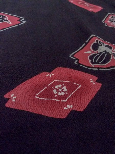 画像10: O0131O 女性用道行  シルク（正絹） 黒, 花 【中古】【USED】【リサイクル】 ★★★☆☆【O0131O】 (10)