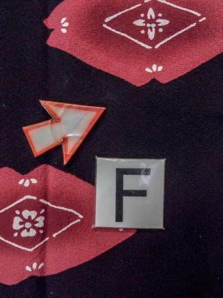 画像19: O0131O 女性用道行  シルク（正絹） 黒, 花 【中古】【USED】【リサイクル】 ★★★☆☆【O0131O】 (19)