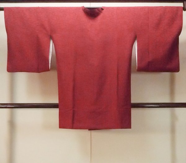 画像2: O0131Q 女性用道行  シルク（正絹） えんじ, 花 【中古】【USED】【リサイクル】 ★★★☆☆【O0131Q】 (2)