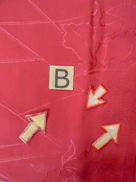 画像15: O0131T 女性用道行  シルク（正絹） 光沢のある赤色, 花 【中古】【USED】【リサイクル】 ★★★☆☆【O0131T】 (15)