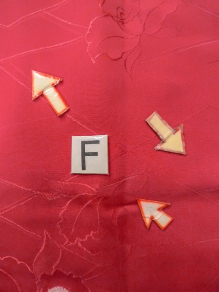 画像19: O0131T 女性用道行  シルク（正絹） 光沢のある赤色, 花 【中古】【USED】【リサイクル】 ★★★☆☆【O0131T】 (19)